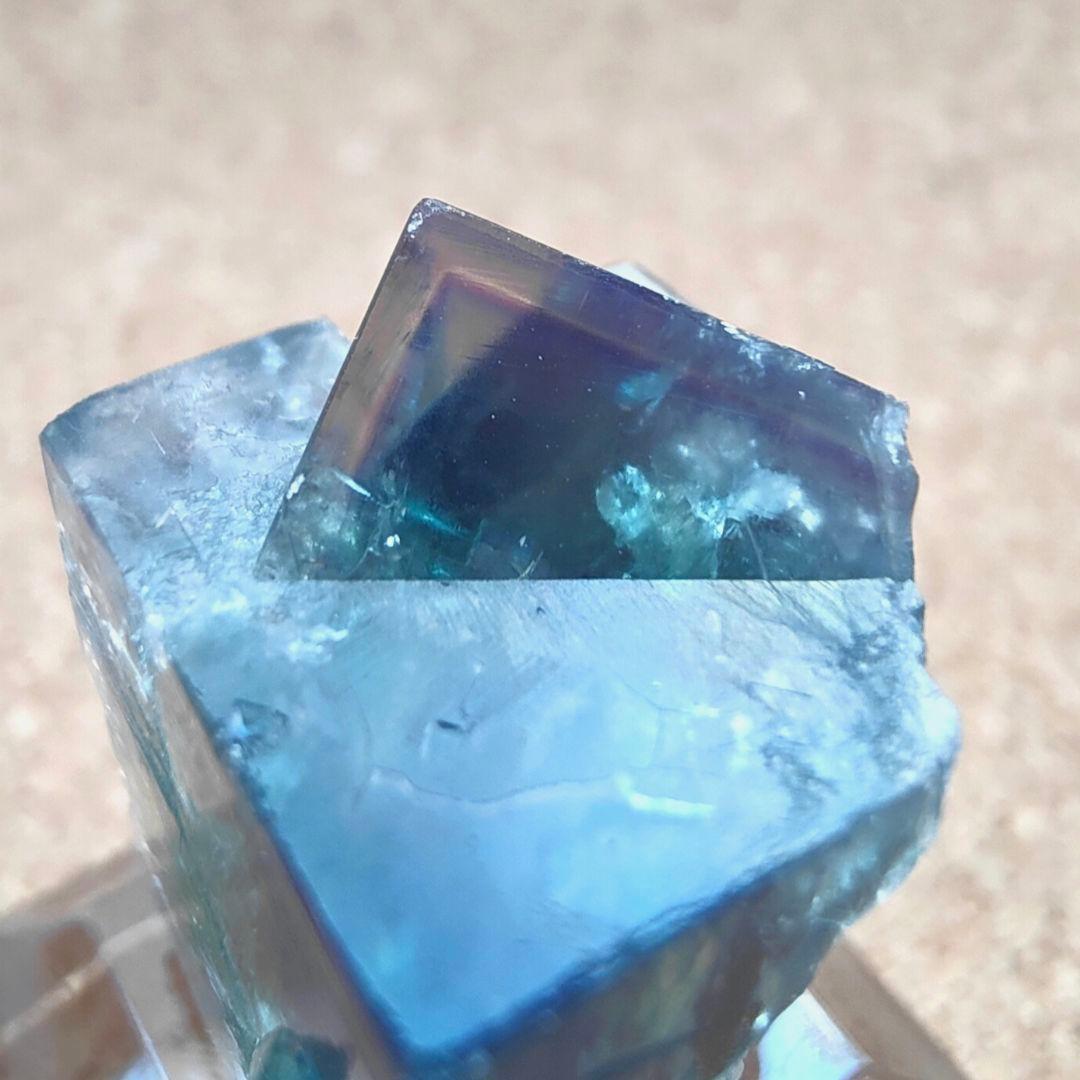 Rainbows End Pocket産フローライト 天然石 鉱物 原石