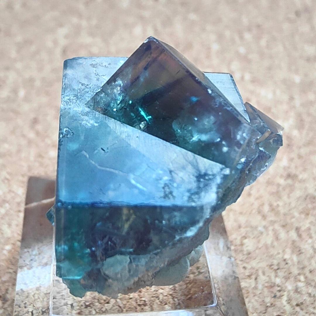 Rainbows End Pocket産フローライト 天然石 鉱物 原石