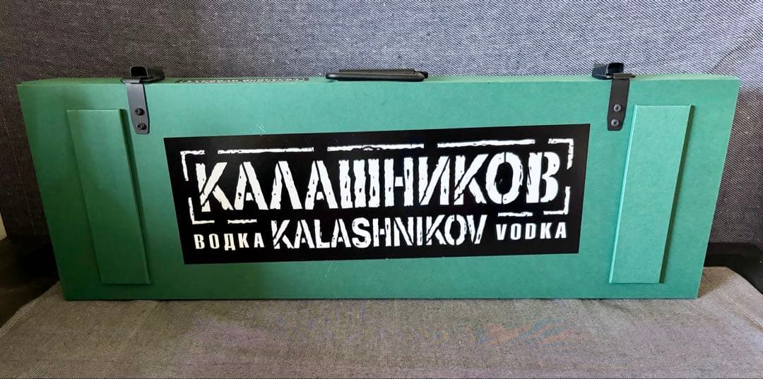 LADOGA ラドガ　カラシニコフ ウォッカ　空き瓶　専用木箱付き