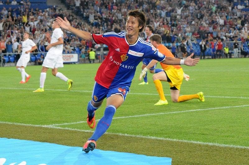 【新品タグ付＆直筆サイン】柿谷曜一朗 ＃１４ FCバーゼル １４／１５（H）