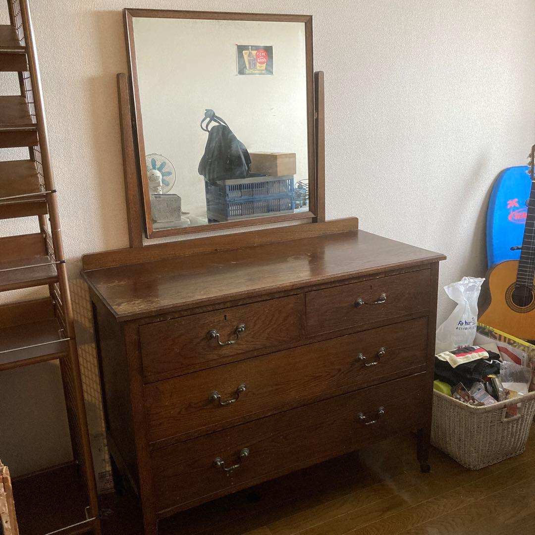 イギリスのアンティーク家具　100年前　ドレッシングテーブル