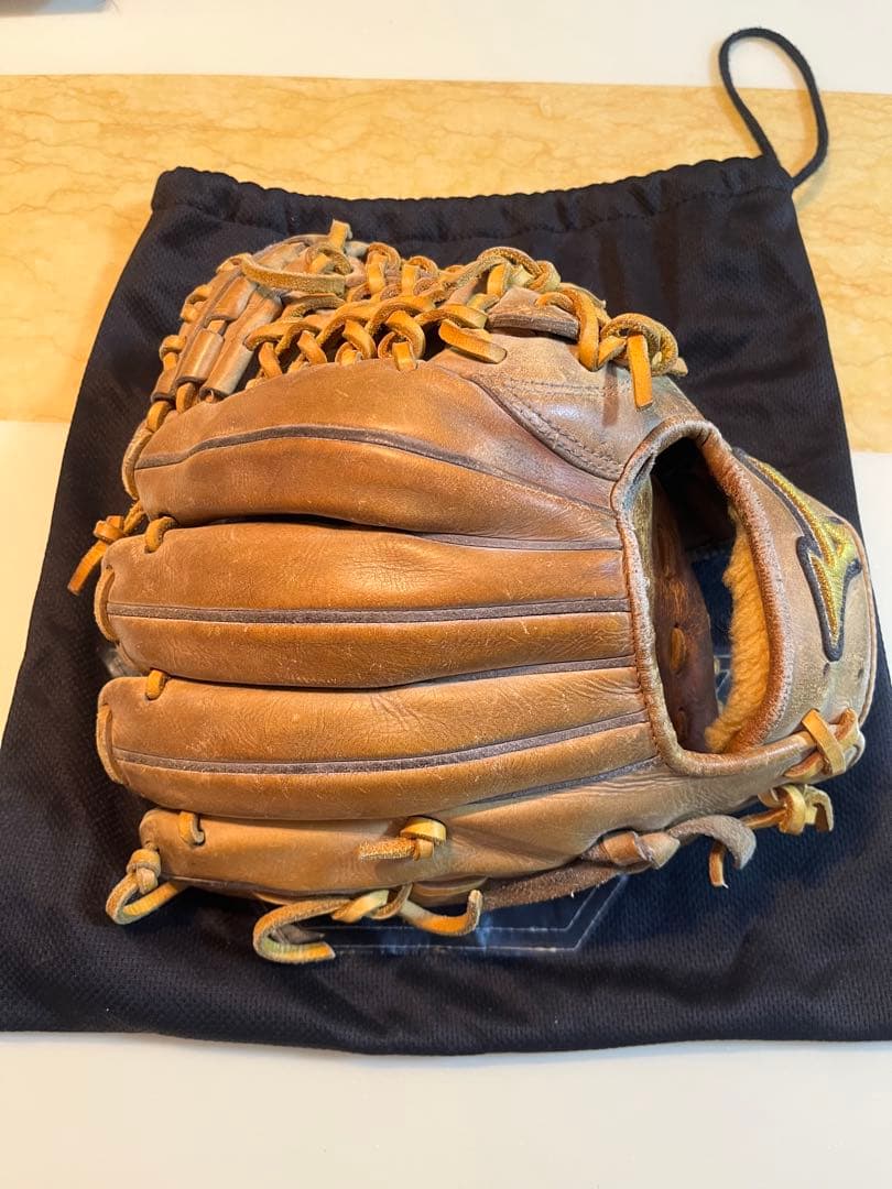 ミズノプロ 内野手用硬式グローブ 収納袋付き
