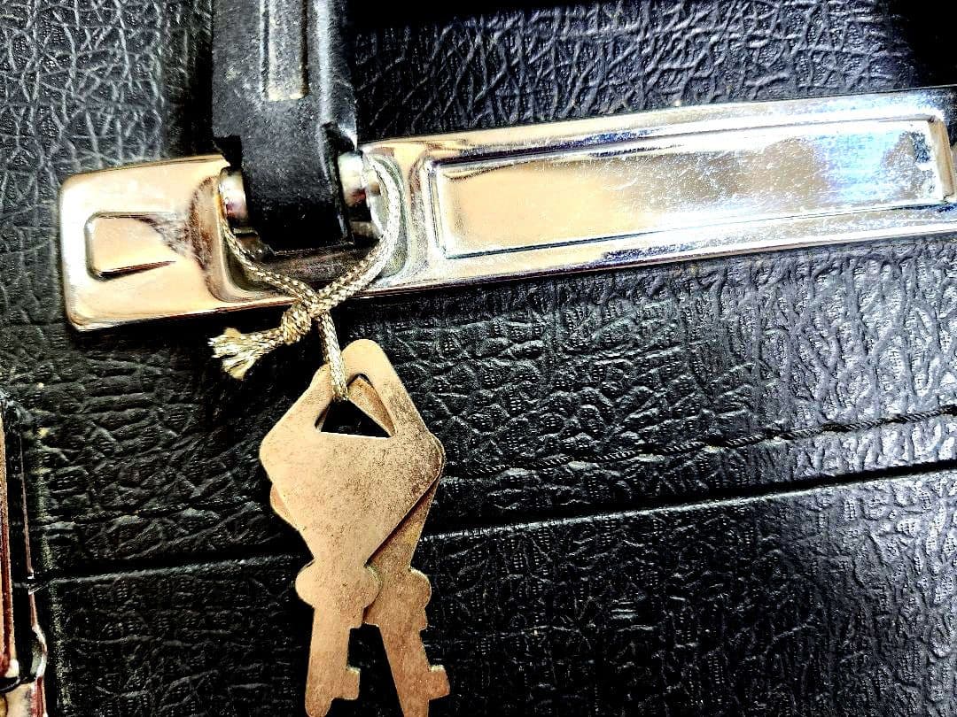 締太鼓、下方台、ケース入り