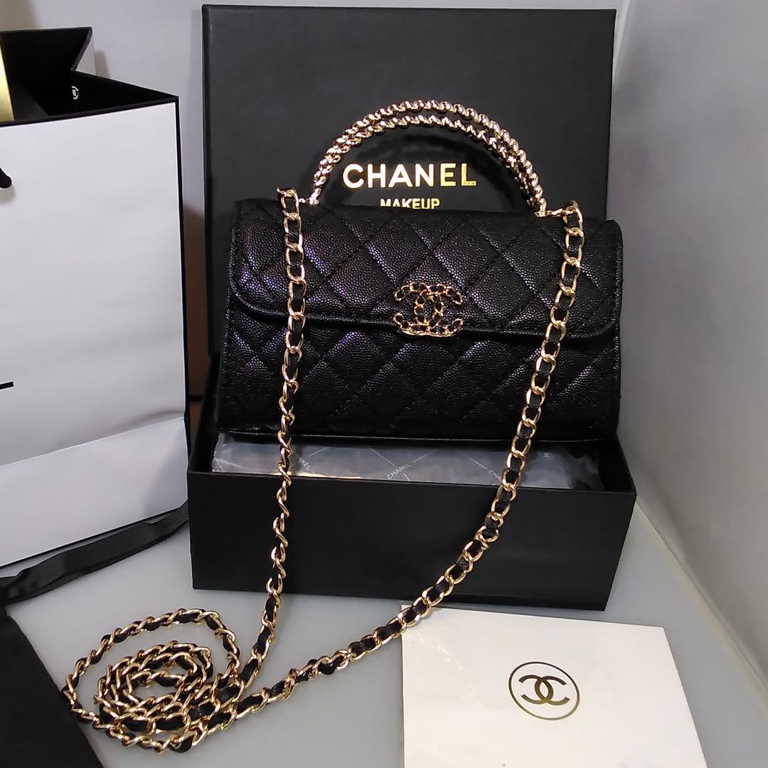 CHANEL(シャネル)ノベルティ ブラックショルダーバッグ　ブラックシャドー