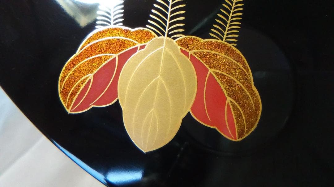 【 角藤弘悦作 手桶水指 】　輪島塗　菊桐文蒔絵　茶道具　未使用保管品