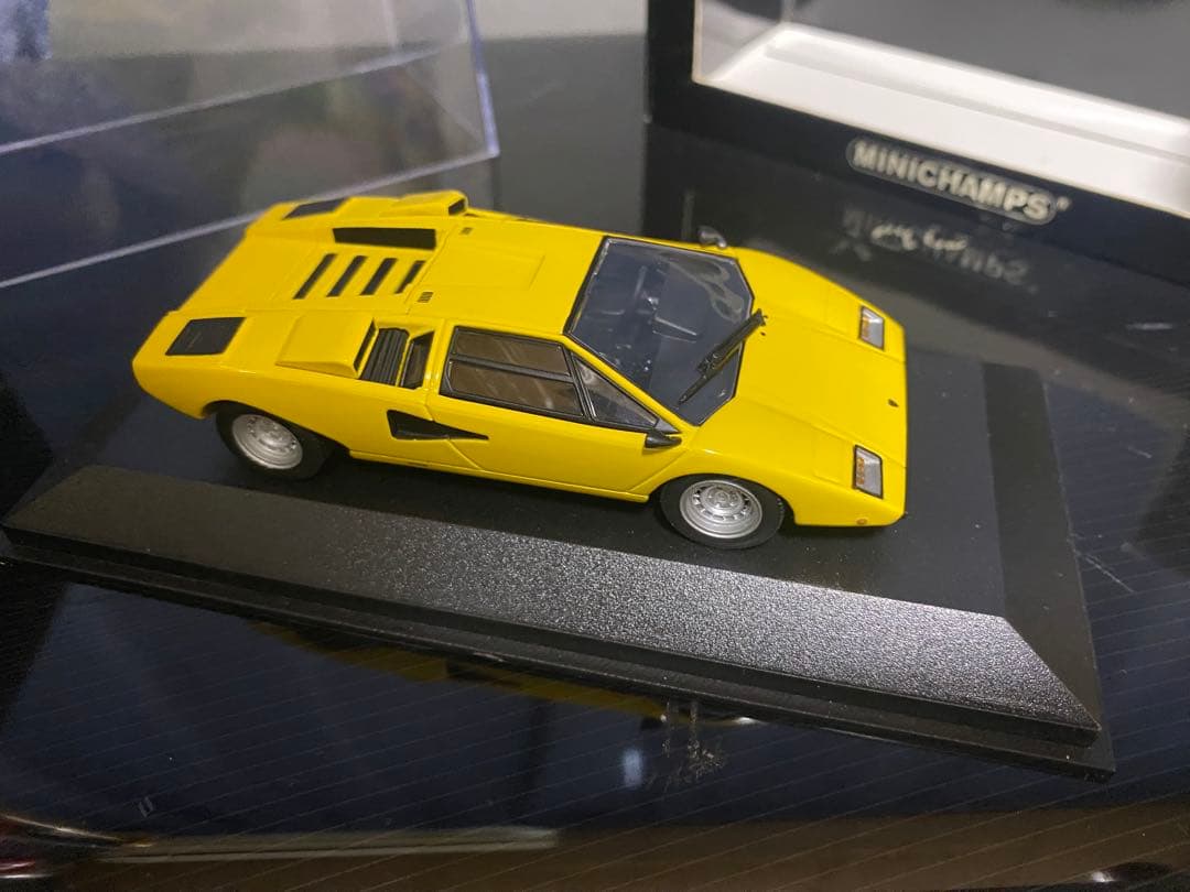 1/43 ランボルギーニ カウンタック LP400 イエロー 京商ver.
