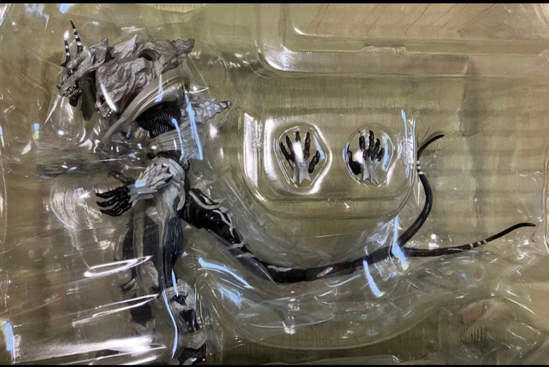 S.H.MonsterArts モンスターX フィギュア