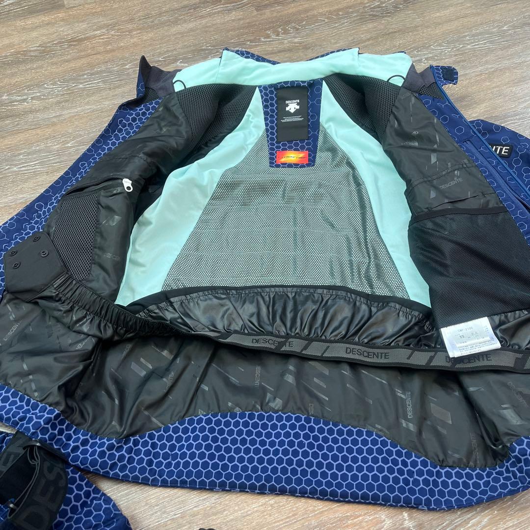 フードあり　デサント セットアップ　上下　メンズ　男性　ウェア　M