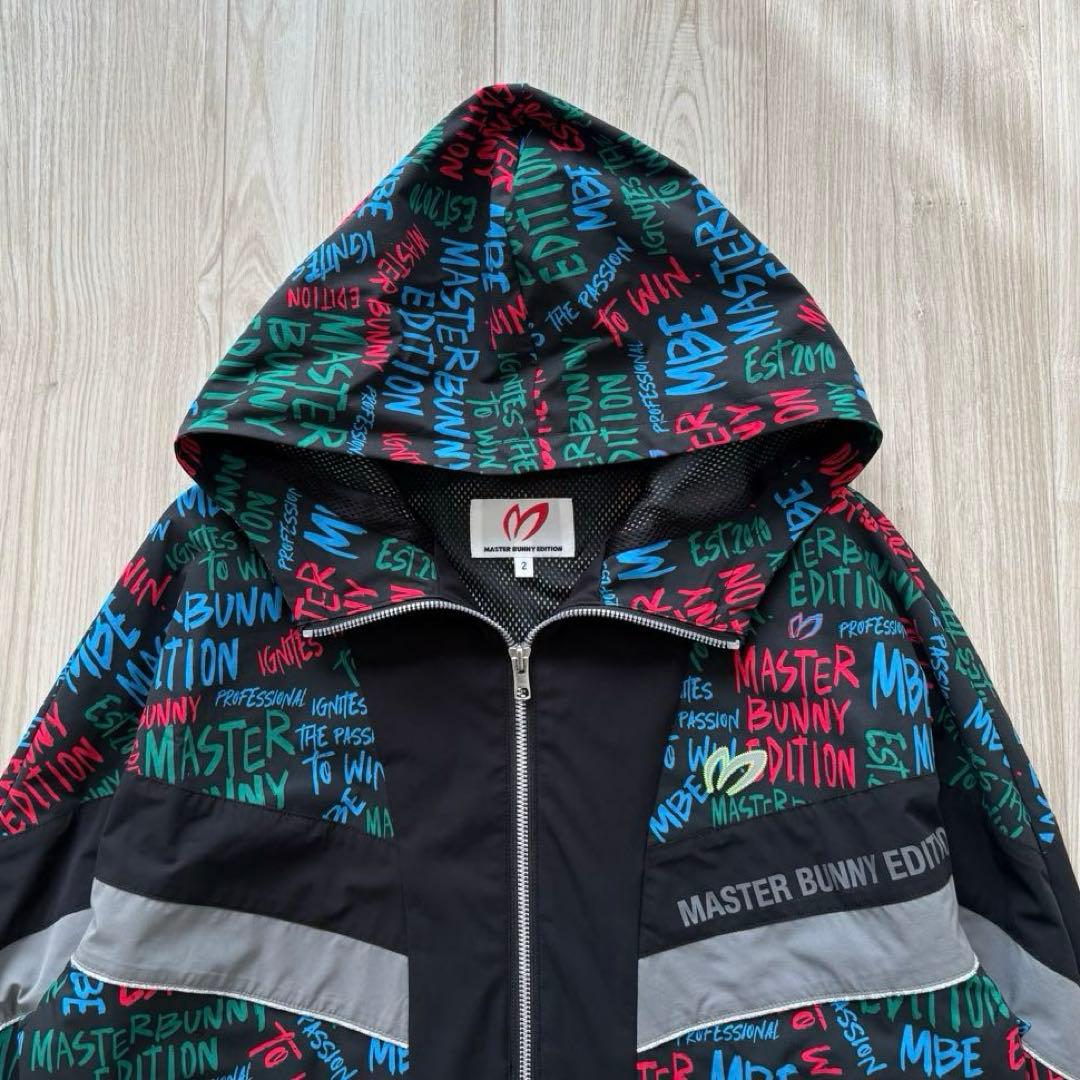 【極美品】マスターバニーエディション 2024 ブルゾン 総柄 フーディ 2 L