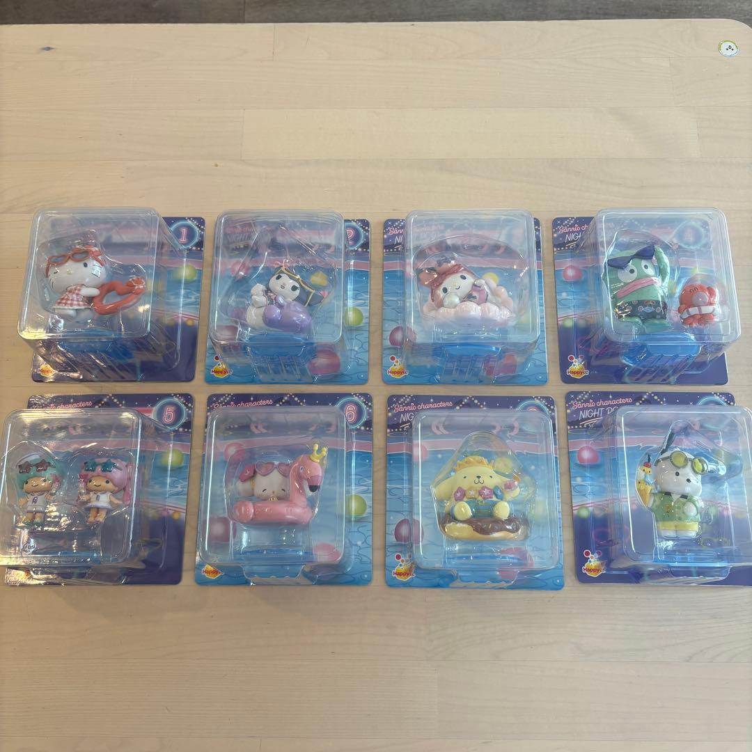 サンリオ　ナイトプール　フィギュア8点　Happyくじ　figures