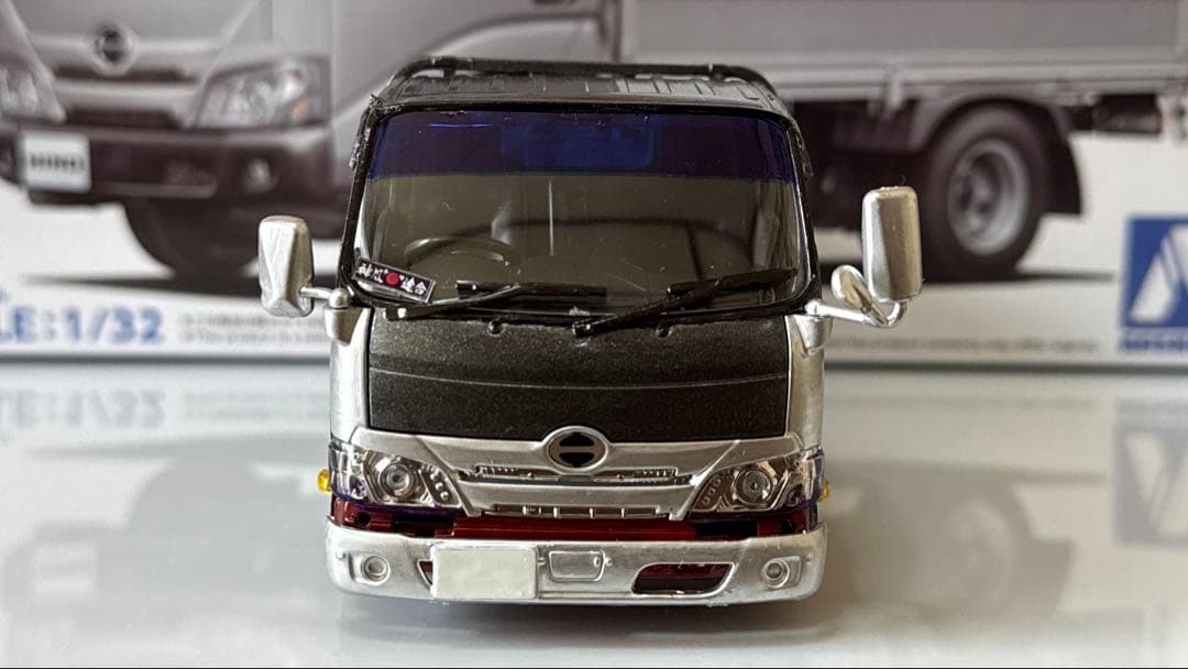 ひ*ろ様 楽プラ　デコトラ　デュトロ　平ボディ　アオシマプラモデル完成品　ケース