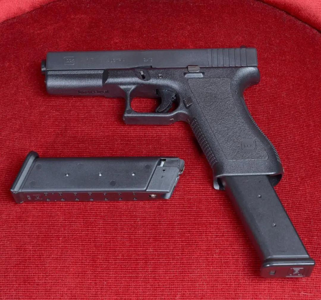 絶版MGC グロック17サイドラー(ガスブローバック)セット