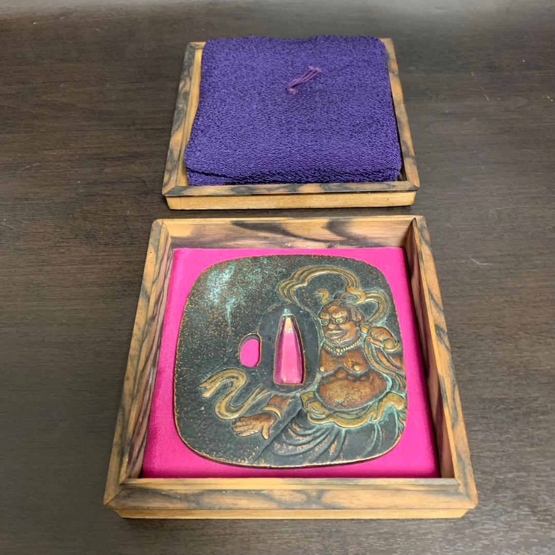 《アンティーク・希少レア》《送料無料》⭐︎金剛力士仁王像文四角 銅鍔　木箱付き♪⭐︎