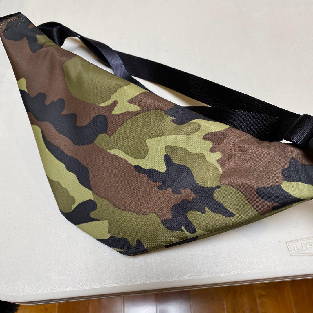 【narifuri ボディバッグ♪】室内で試着のみの極美品です　ナリフリ自転車