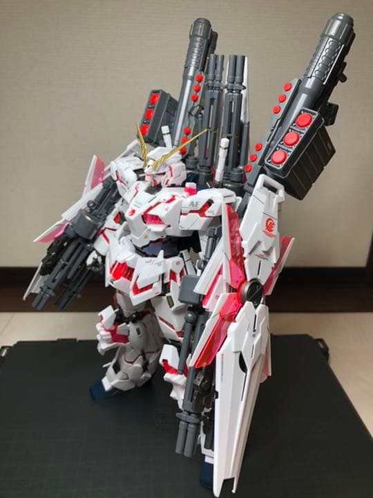 MGフルアーマー・ユニコーンガンダム(レッドカラーVer) 無塗装