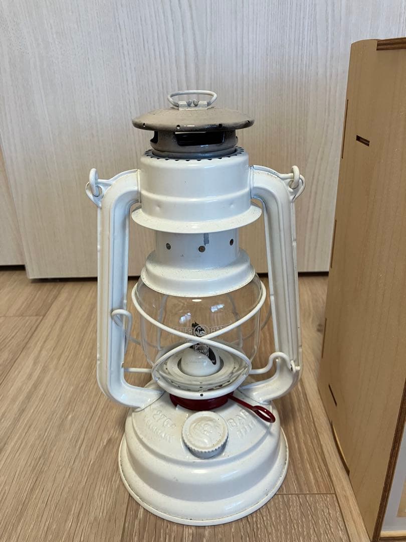 希少　FEUERHAND 2019年　日本限定色オイルランタン　ホワイト×レッド
