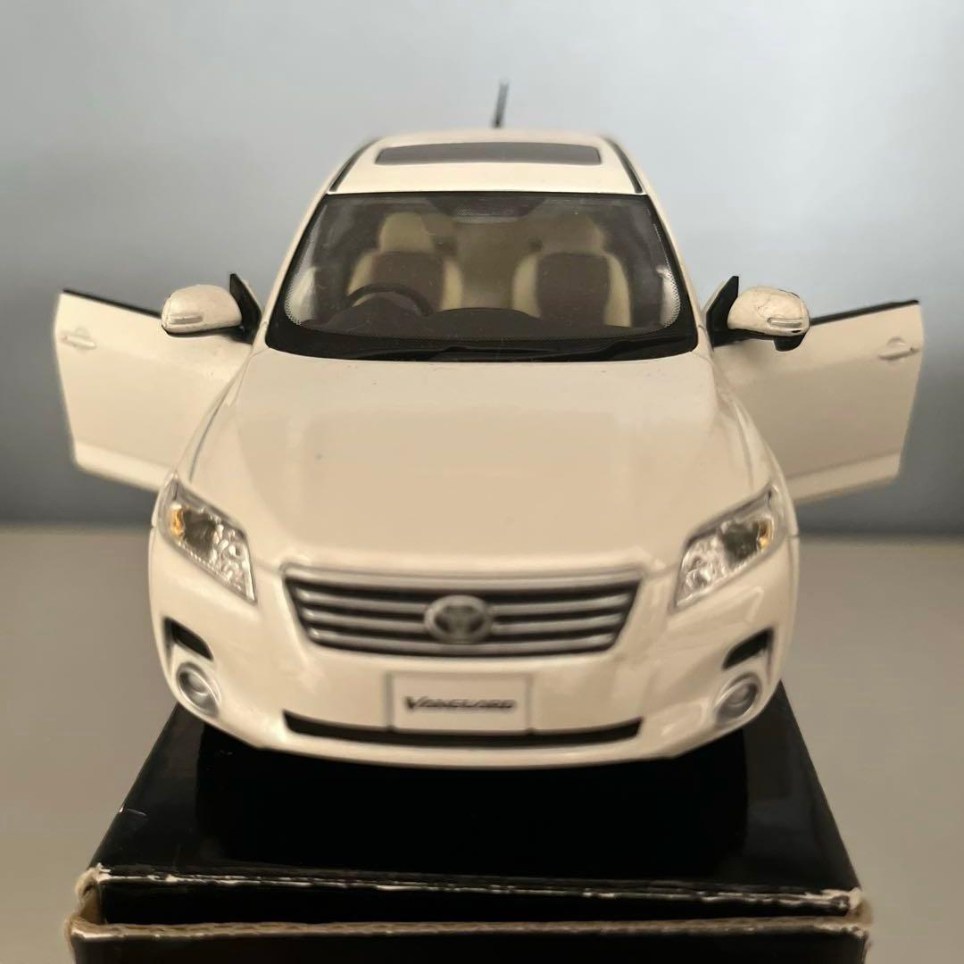 トヨタ ヴァンガード ホワイト ミニカー