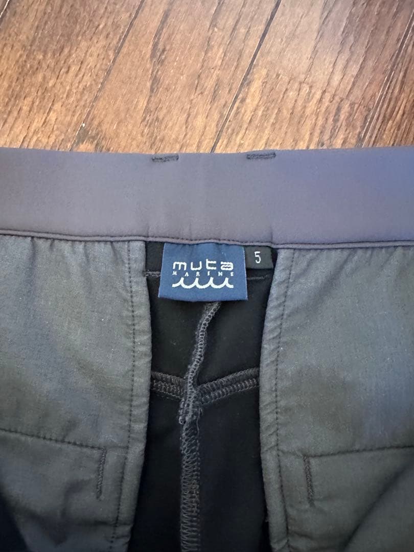 ムータ　ナイロンジャージスラックス　サイズ５