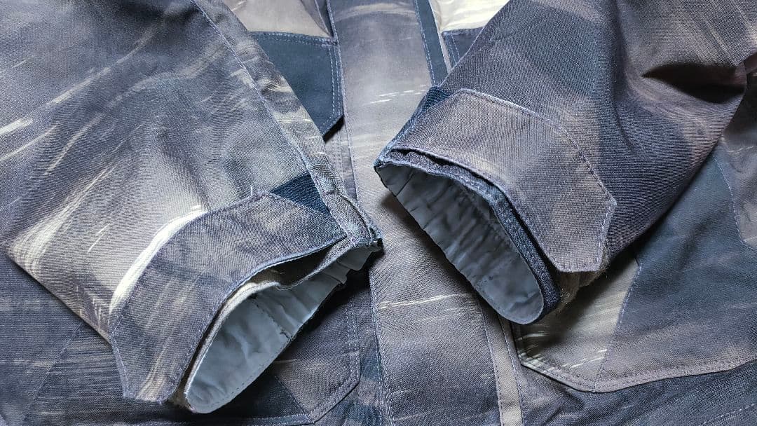 【ボルコム VOLCOM】スノーボードウェア 総柄 メンズL