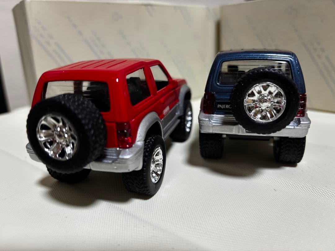 三菱パジェロミニ 非売品販促ミニカー 赤と紺の2台セット