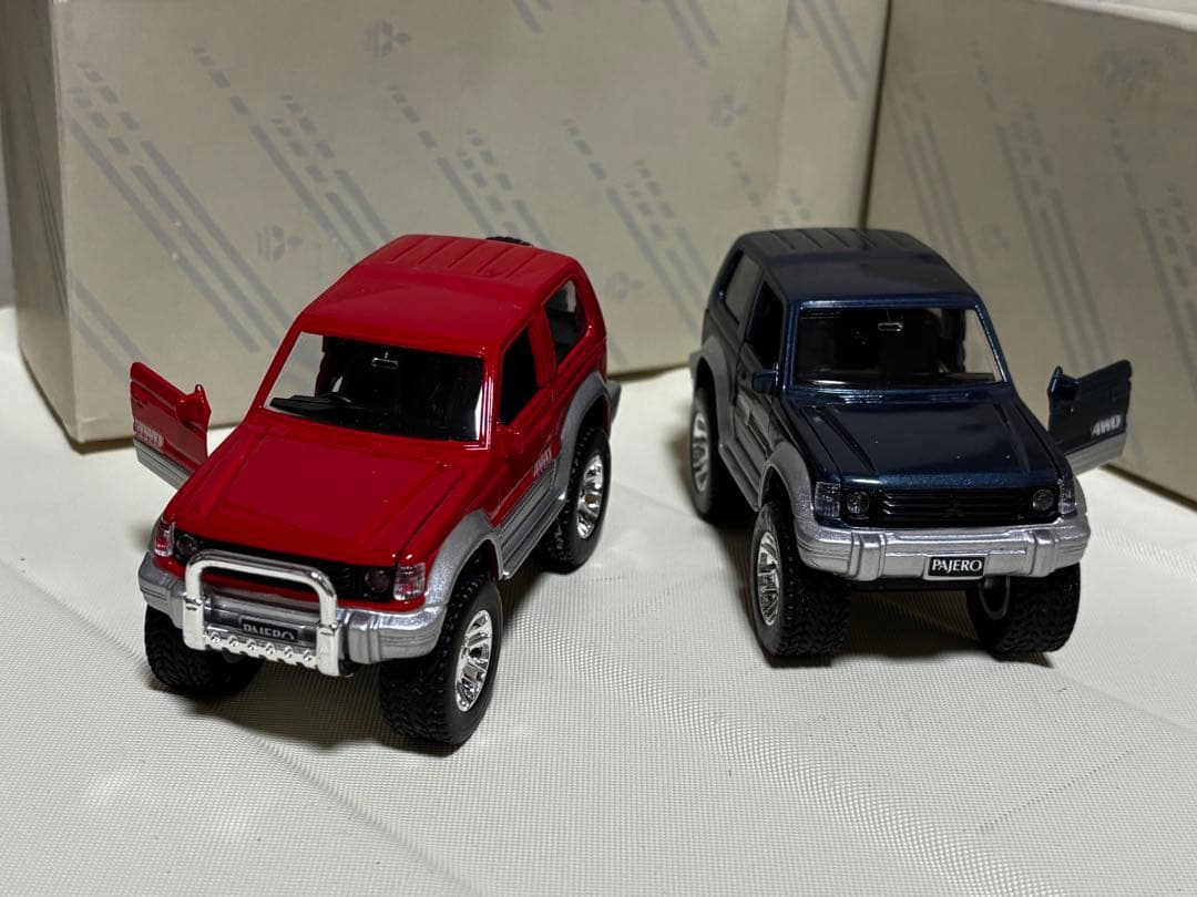 三菱パジェロミニ 非売品販促ミニカー 赤と紺の2台セット