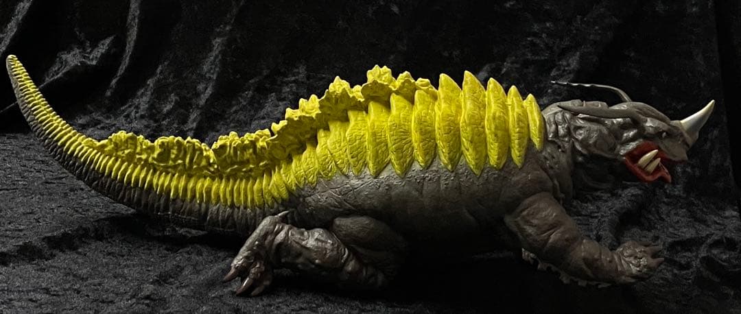 塗装済完成品　ビリケン商会　ネロンガ