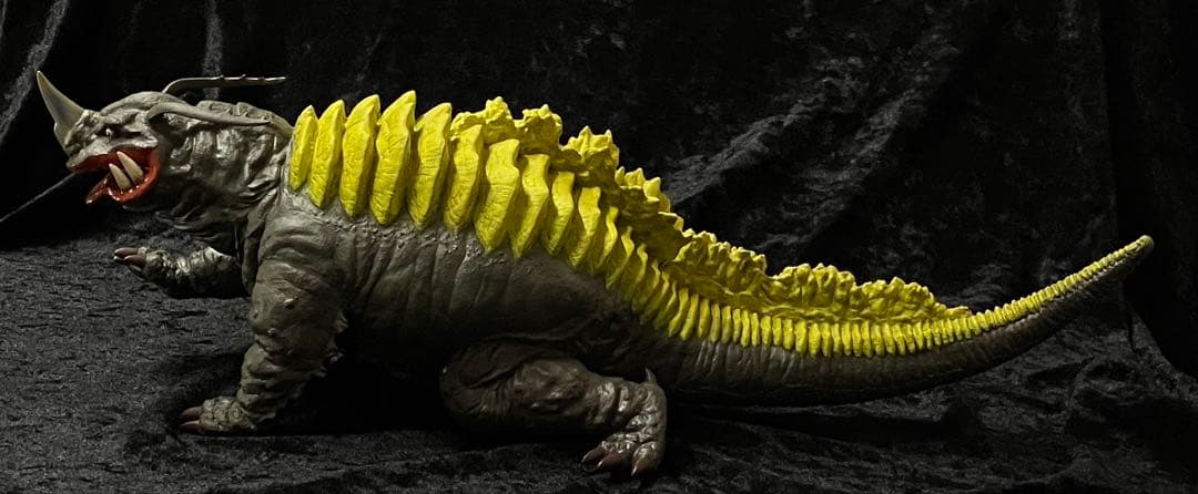 塗装済完成品　ビリケン商会　ネロンガ