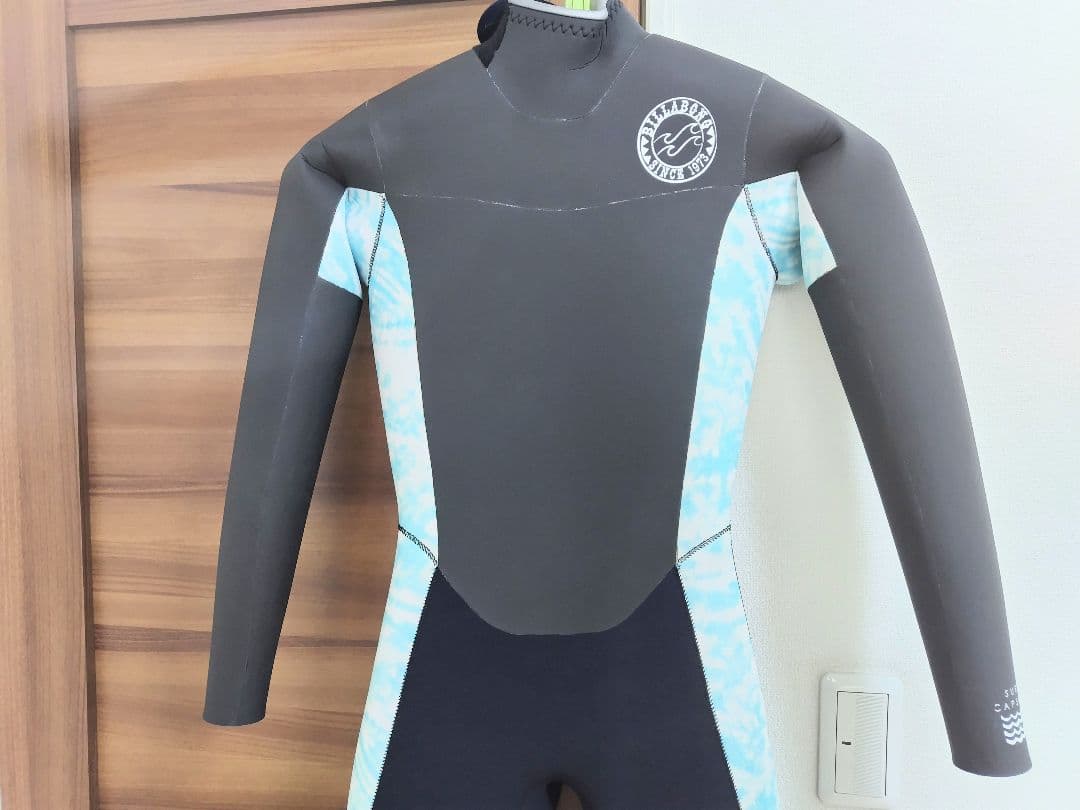 新品送料無料！Billabong レディースセミドライウェットスーツ