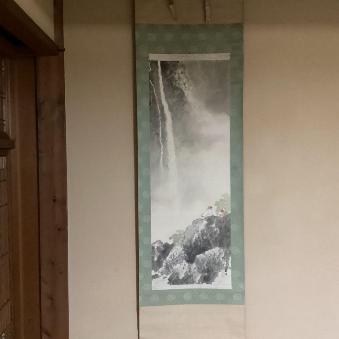 O-3. 観瀑之図　春輝　滝と山の水墨画 掛軸　年代物