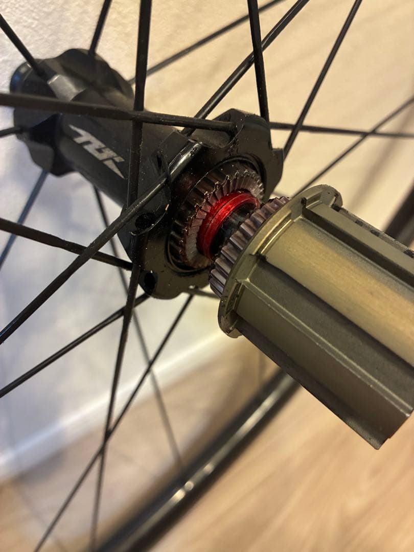 軽量中華製カーボン30mmホイール シマノ＋カンパニョーロ兼用 1100g 美品