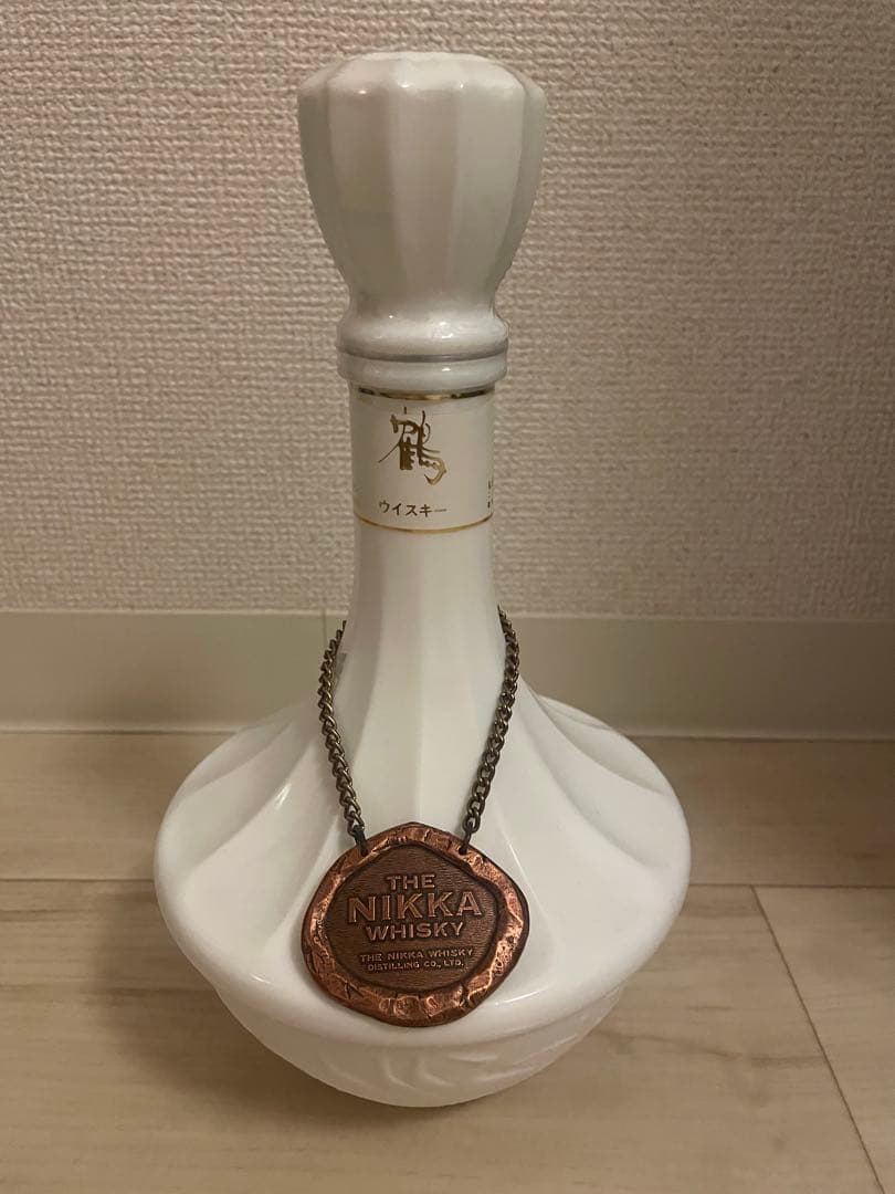 と*中様 ウイスキー ニッカ 鶴 白 陶器ボトル 750ml 43%