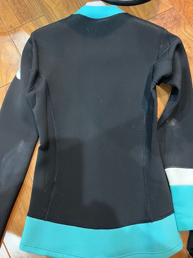 FELLOW ウェットスーツ 上下セット 黒/水色