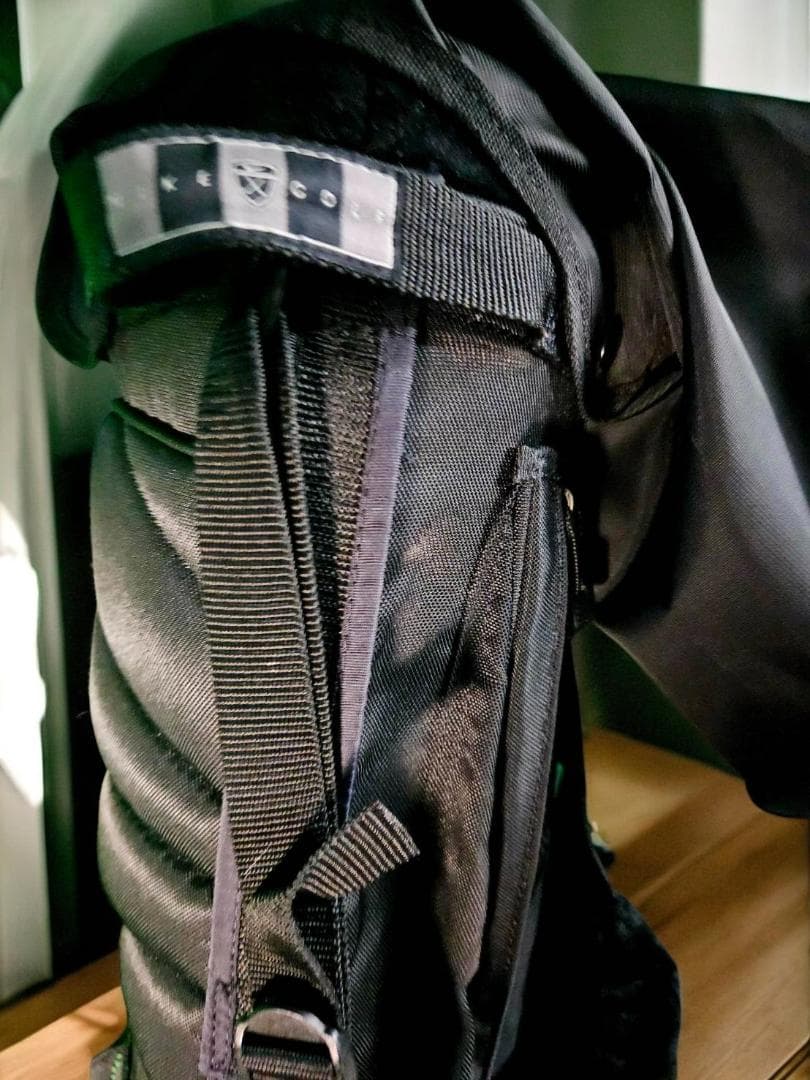 送料無料/美品　NIKE GOLF高級軽量タイプ スタンド式キャディ BKｘBR