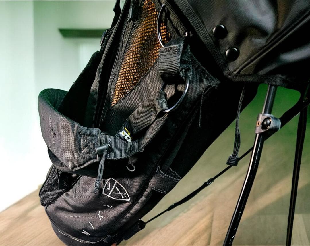 送料無料/美品　NIKE GOLF高級軽量タイプ スタンド式キャディ BKｘBR