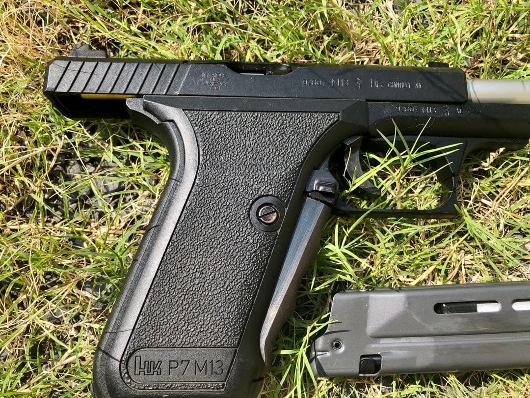 bibarin様用 MGC製ガスブローバックハンドガンP7A13 中古品