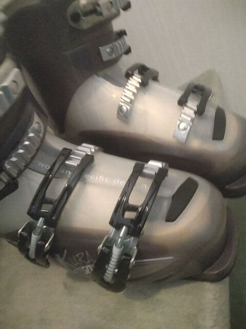 【状態良好☆】24.5cm　ROSSIGNOLスキーブーツ♪　送料無料！