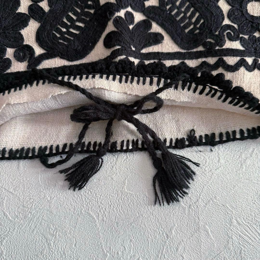 イーラーショシュ　手刺繍　鳥　植物　ピロケース