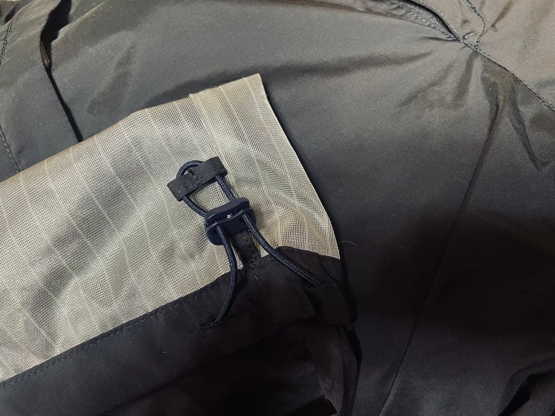 【正規品　美品】パーリーゲイツ蓄熱ナイロンパンツ　スニードパンツ　サイズ4 濃紺