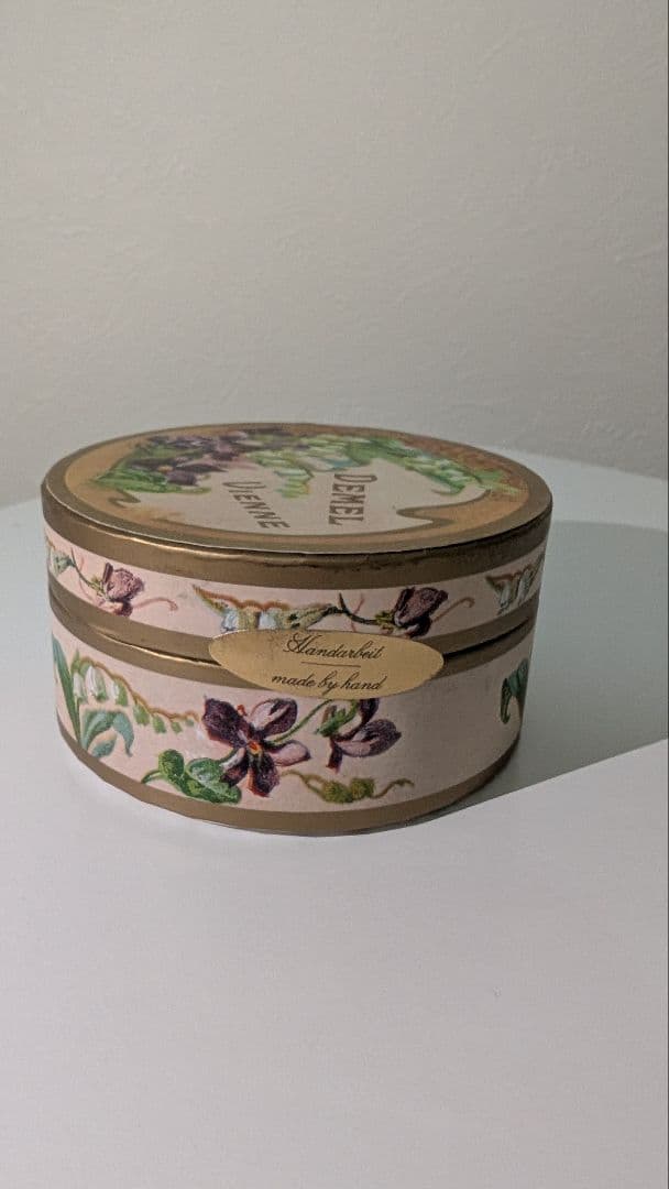 【新品】Demel （デメル）スミレの砂糖漬け 大（70g）　ウィーン　贈答向