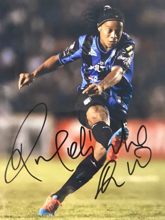 激レア！ロナウジーニョ選手 直筆サイン入り写真＆ユニホームセット　ブラジル代表