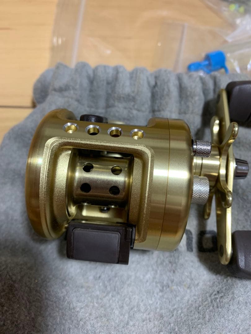 カルカッタ50XT美品　少々訳　箱つき　コンクエスト