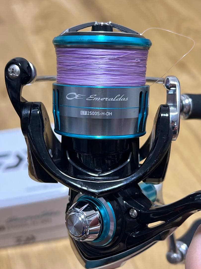 エメラルダス LT2500S-H-DH スピニングリール