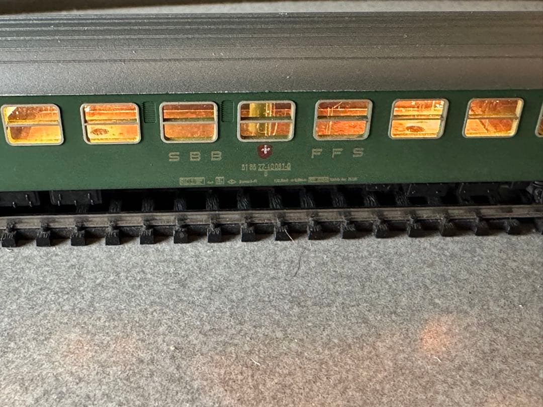 MINITRIX Nゲージ スイス急行客車と貨物車 5両セット