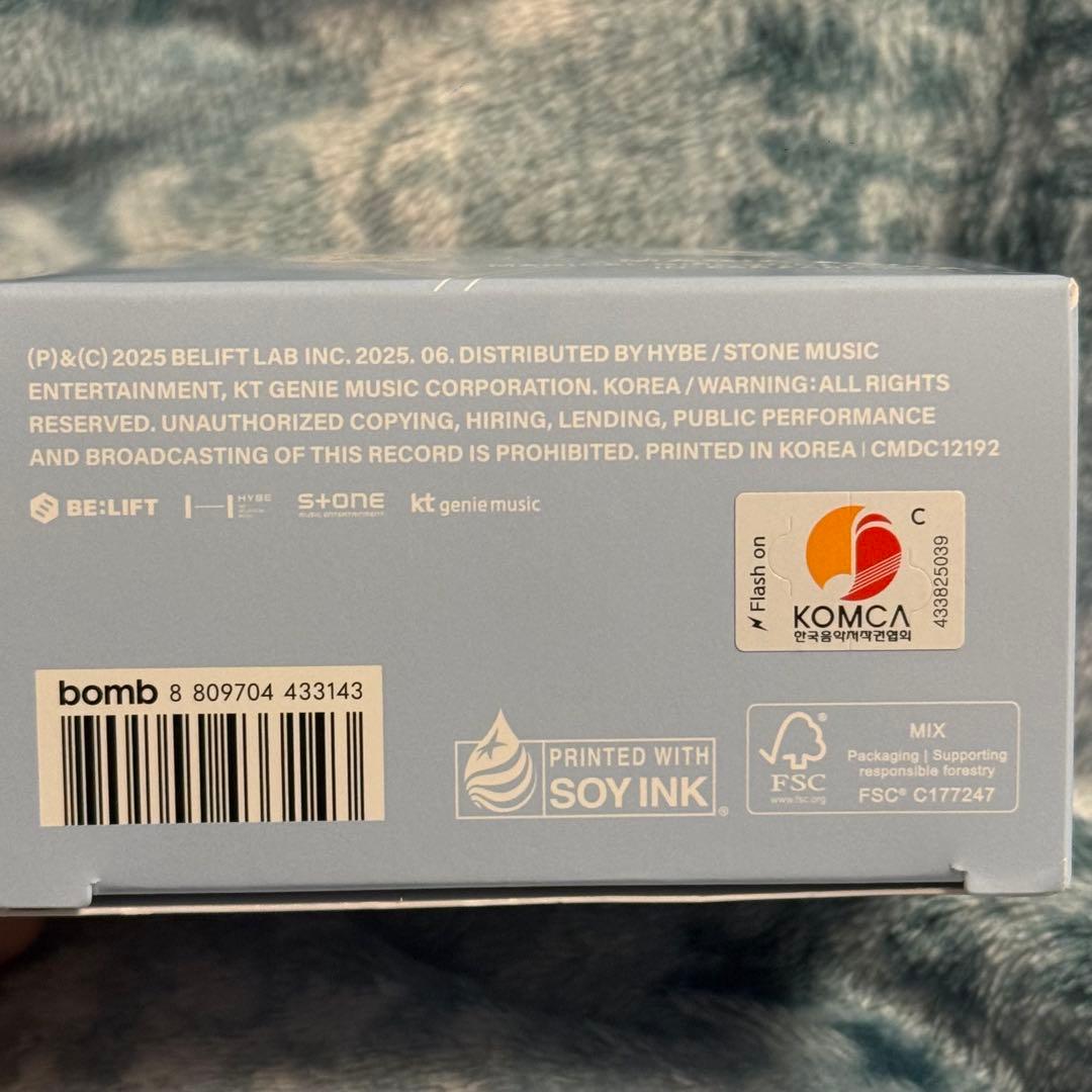 ILLIT BOMB MERCHver イヤモニ風イヤホン　未使用