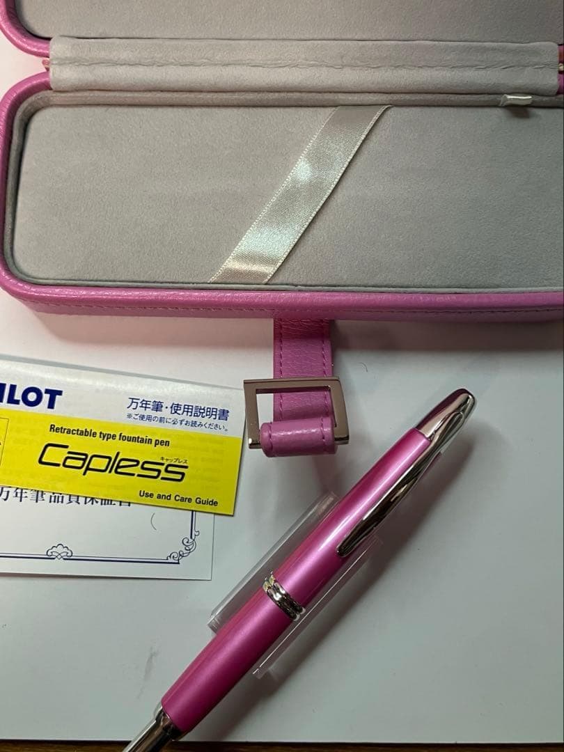 PILOT　パイロット　キャップレス　2011年限定　ピンク　Ｍ-nib　期間割
