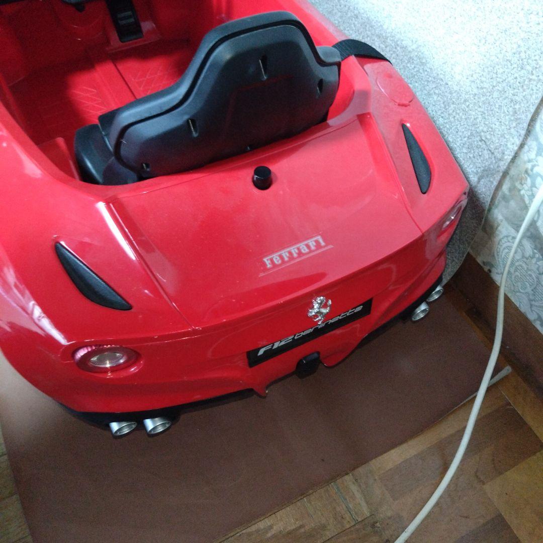Ferrari スポーツカー風ミニカー 赤　電動乗用ラジコンカー