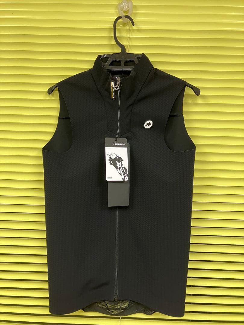 アソス　ウインドベスト　XSサイズ