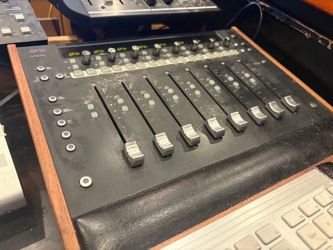 Avid コントロールサーフェス 8チャンネル