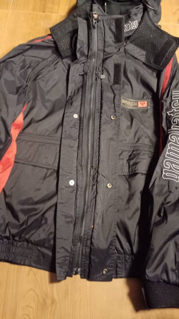 g*a様 がまかつ フィッシングスーツ(上下セット) 黒/赤 防寒服 Lサイズ