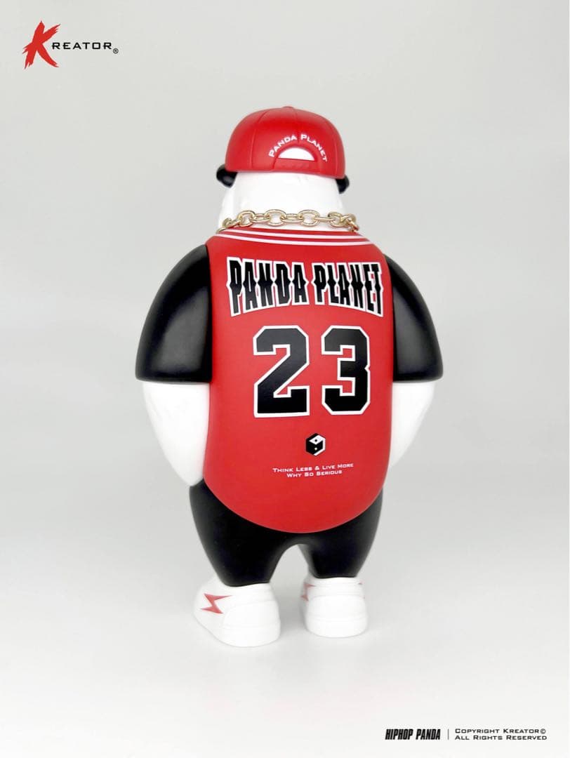 ヒップホップ・パンダ　赤　カッコいい　動物　アニマル　ポップカルチャー　おもちゃ